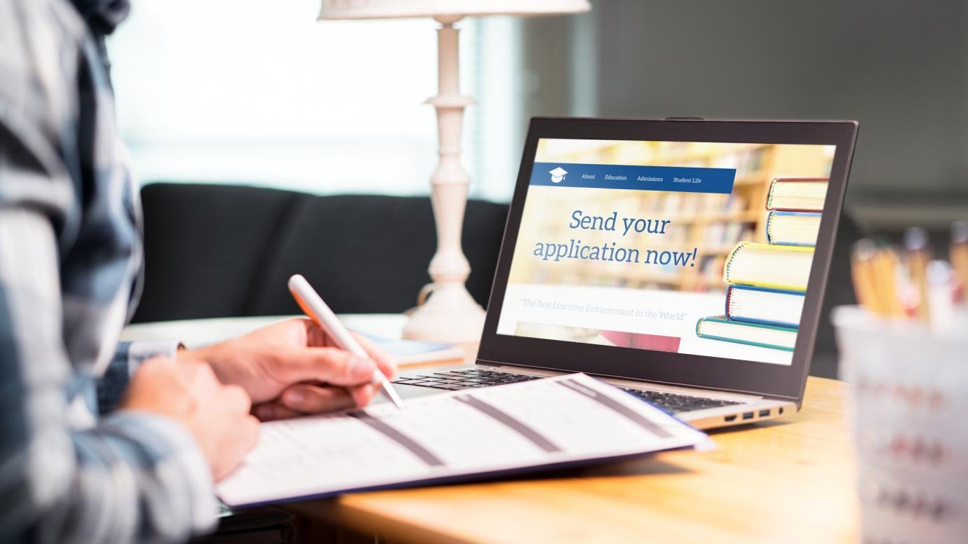 How AcademixEdge Simplifies Your UK University Application Process